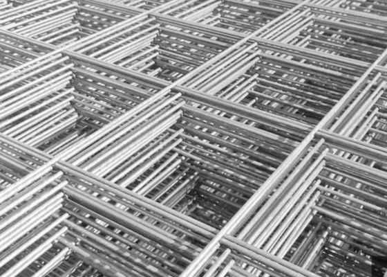 সহজ ইনস্টলেশনের জন্য 50x50 মিমি গর্তের আকার সহ গ্যালভানাইজড স্টিল 1.0 মিমি ওয়েল্ডড ওয়্যার জাল প্যানেল