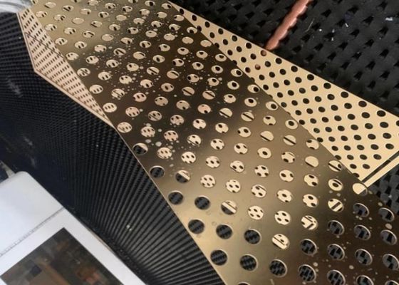 আর্কিটেকচারাল ফিল্টারিং জন্য কাস্টমাইজড ছিদ্রযুক্ত ধাতব জাল শীট