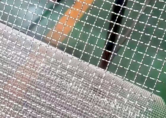 ভারী-শুল্ক নির্মাণ এবং জারা প্রতিরোধের সঙ্গে ফ্ল্যাট-টপড বাঁকা বোনা তারের জাল পর্দা