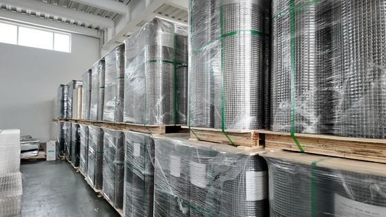 দৈর্ঘ্য 20m উচ্চ জারা প্রতিরোধের বৈশিষ্ট্যযুক্ত ঝালাই জাল রোলস বেড়া শক্তিশালীকরণ এবং নিরাপত্তা সমাধান জন্য আদর্শ